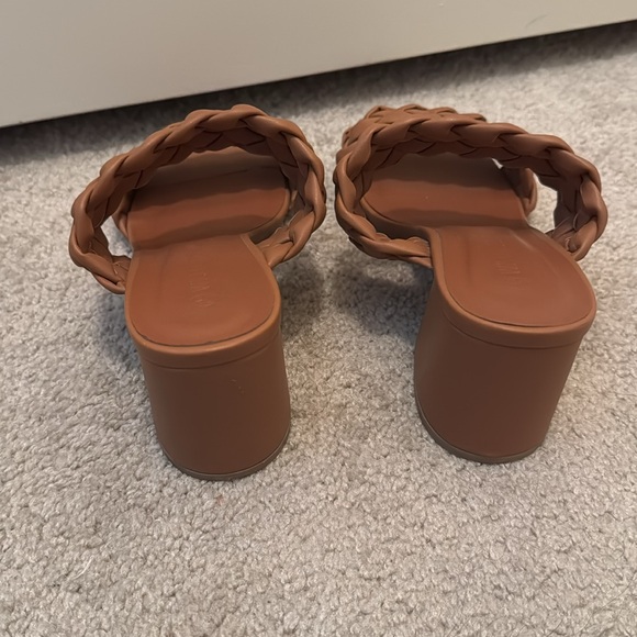 heels - Picture 3 of 6